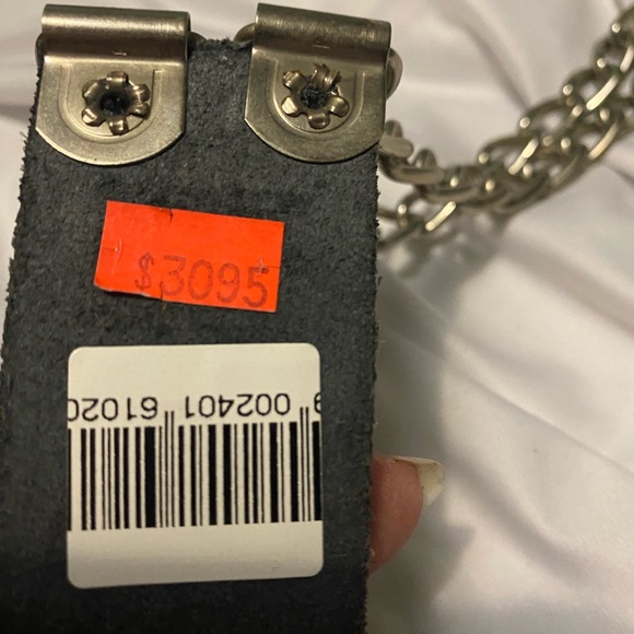 Very Unique, Black Leather Waist Belt Chain And Clip Closure Black 36 Inches - Picture 3 of 4